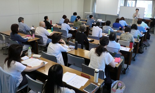 <p>ちょっとしたお金の知識が日々の生活を豊かにします。コープさっぽろのファイナンシャルプランナーが講師をつとめる各種講座は、どれも実生活に役立つお金の知識が満載です。「FP3級対策講座」と「お金の学校」、あなたにピッタリの講座はどれ？<br />
（講座名の後の★は難易度をあらわします。★、★★、★★★と難易度が高くなります。）</p>
